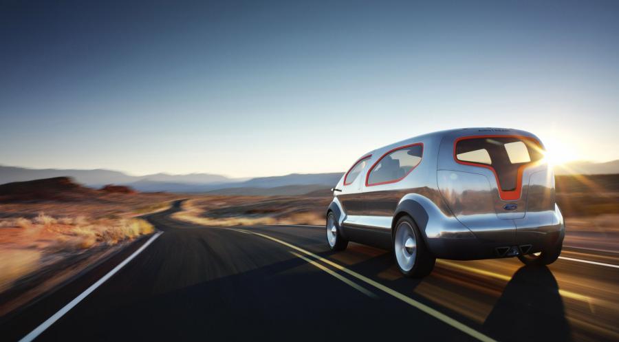  Ford Airstream Concept 2007 года  (фото 18 из 37)